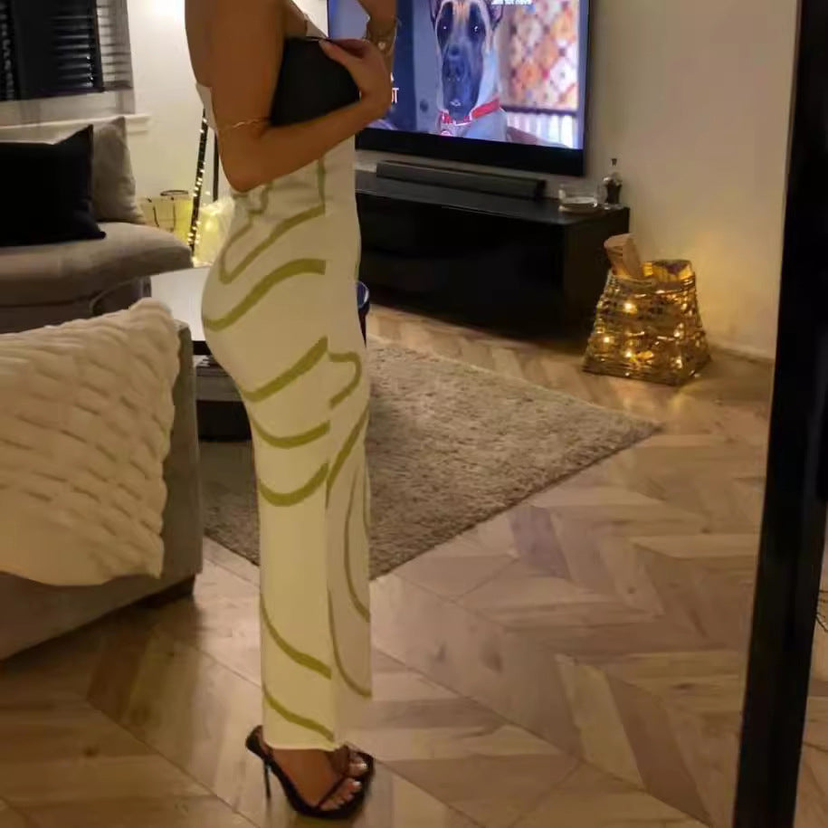 Damen Maxikleid im trendigen Silhouette mit asymmetrischem Design und dekorativen Linien R&B
