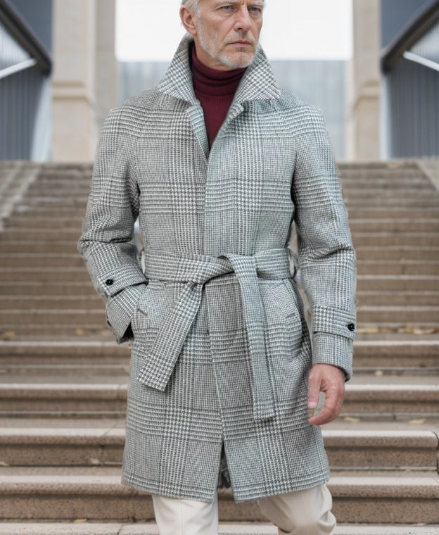Herren modischer Trenchcoat mit praktischen Taschen und modernem Schnitt R&B