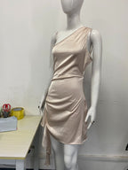 Damen Elegantes Ein-Schulter Kleid mit fließendem Schnitt und asymmetrischem Saum R&B