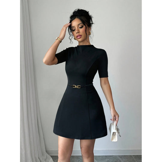 Damen Kleid mit figurbetonter Silhouette und dekorativem Taillengürtel R&B