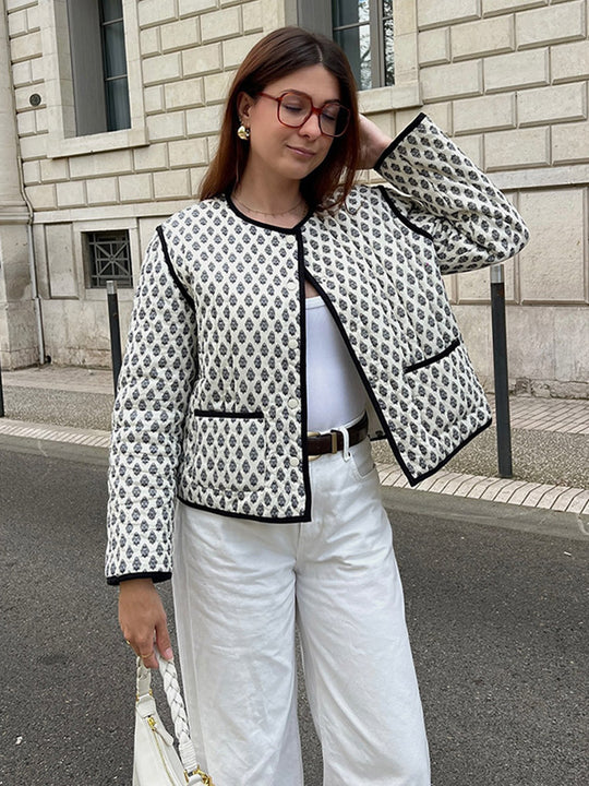 Damen gesteppte Jacke mit elegantem Muster und praktischem Taschen-Design R&B