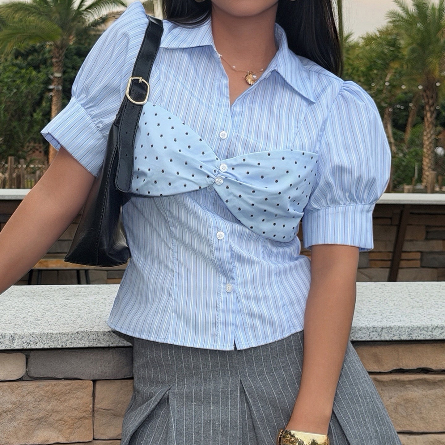 Damen Stylische gestreifte Bluse mit Rüschendetail und Punktenmuster R&B