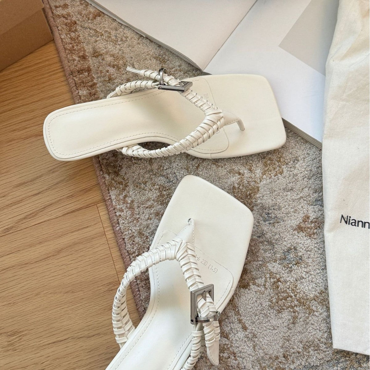 Damen Elegante Sandalen mit geflochtenem Riemen und geschlossener Zehenpartie R&B