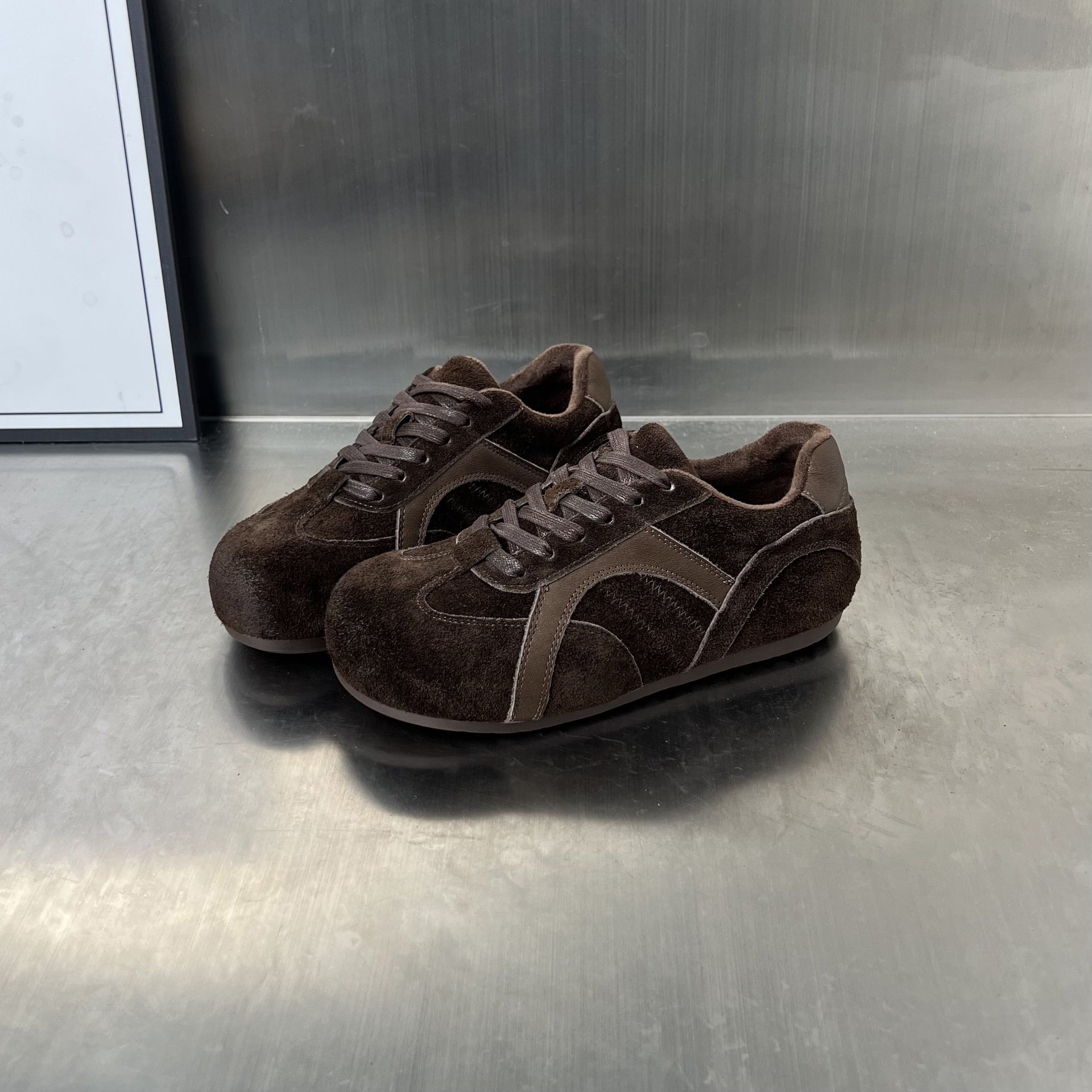 Damen Sportschuhe aus weichem Wildleder mit atmungsaktiver Mesh-Einsatz R&B