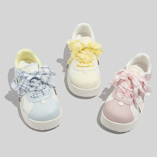 Damen Sneakers mit niedlichem Karo-Muster und verspielten Rüschen von R&B