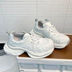 Damen Atmungsaktive Sneakers mit innovativem Dämpfungssystem und futuristischem Design R&B