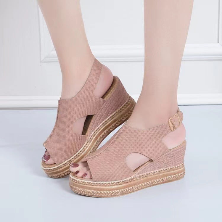 Damen Wedge-Pantoletten mit raffiniertem Riemendesign und komfortablem Fußbett R&B