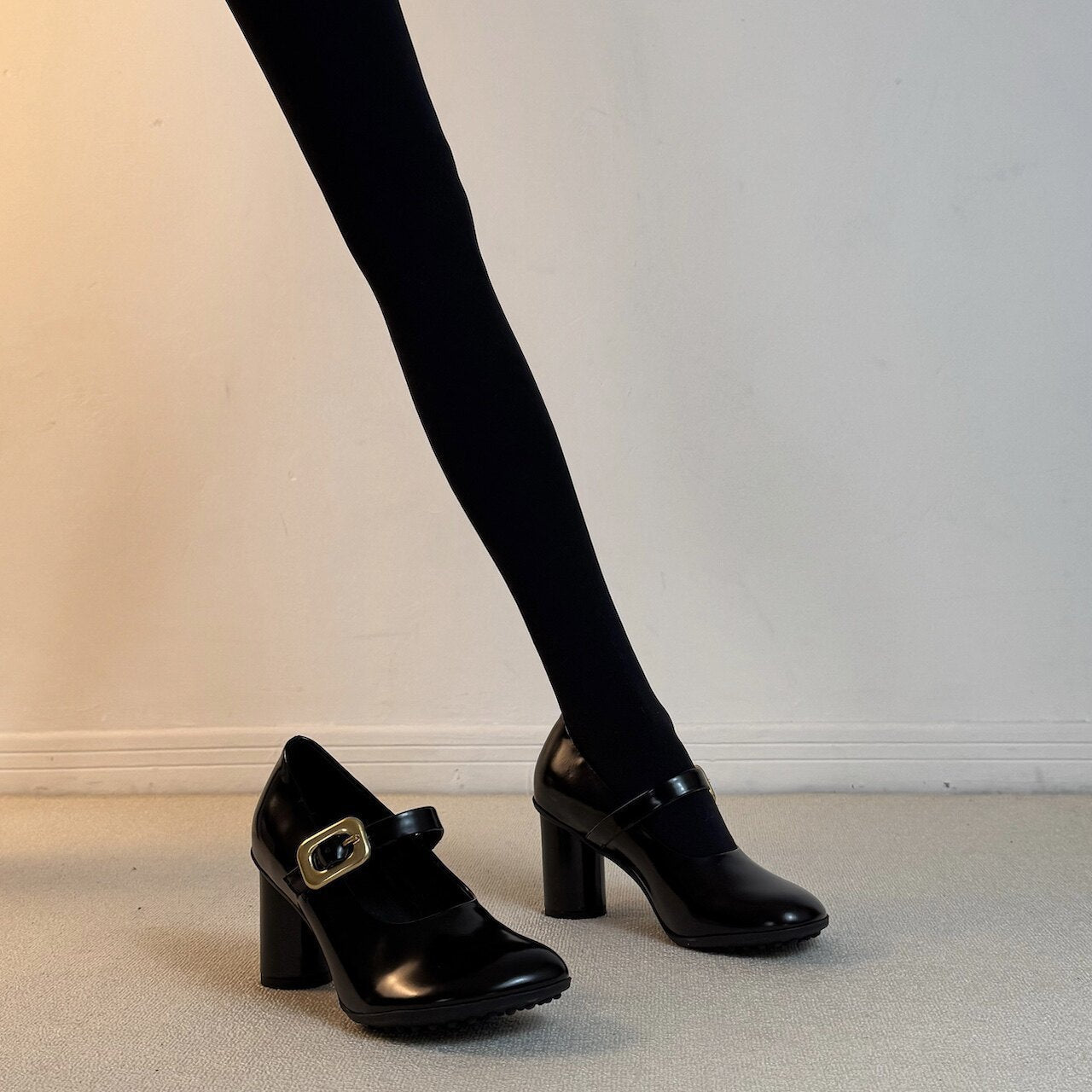 Damen elegante Mary Jane Pumps mit geschmeidigem Leder und trendy Riemchen R&B