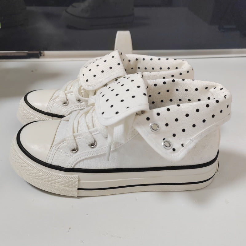 Damen Verspielte Sneakers mit abklappbarem Kragen und punktiertem Innenfutter