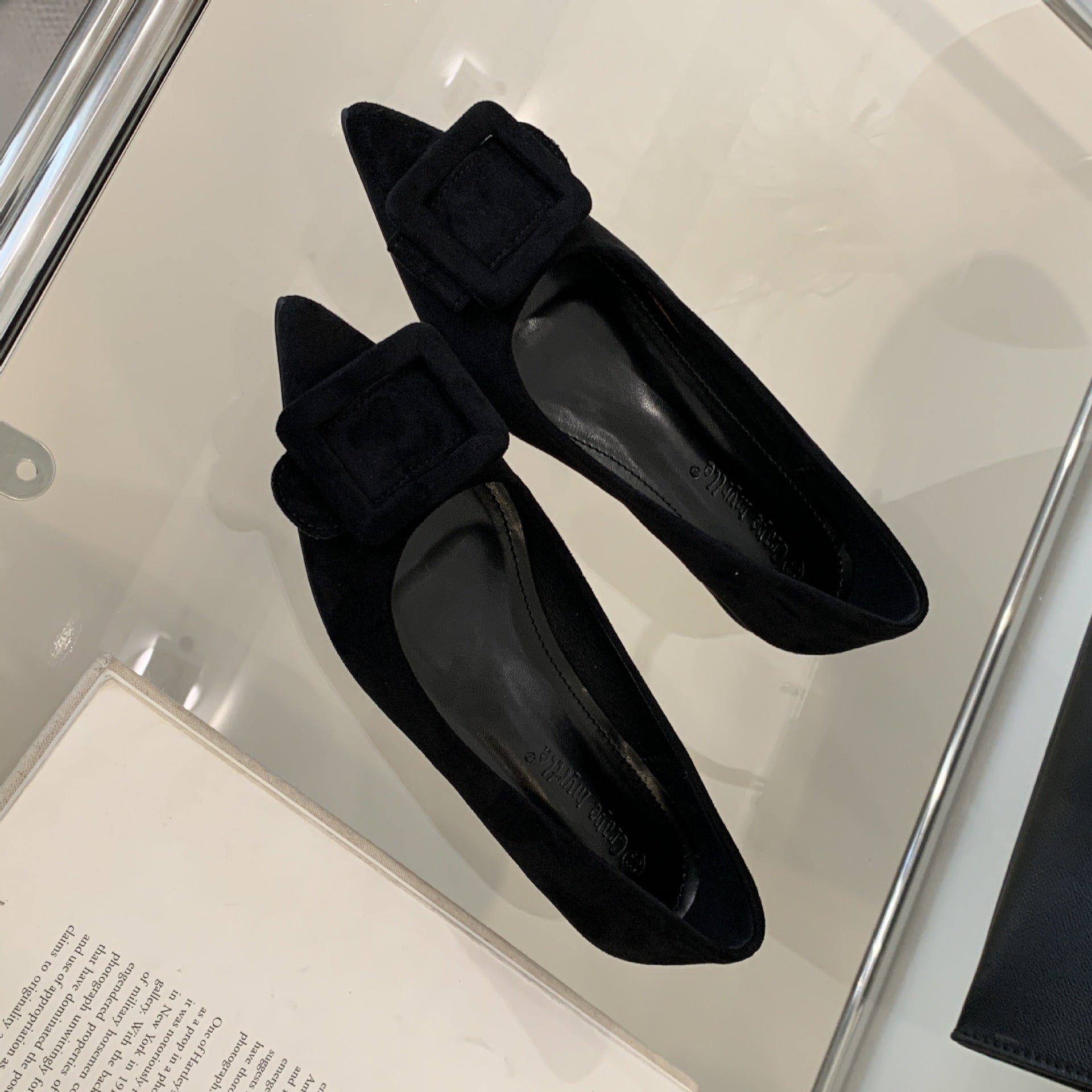 Damen elegante spitze Ballerinas mit modischem Schnallen-Detail R&B