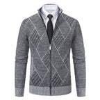 Herren modische Strickjacke mit hohem Kragen und stilvollem Zopfmuster R&B