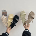 Damen Minimalistische Riemensandaletten mit elegantem Design und bequemer Fußbettgestaltung