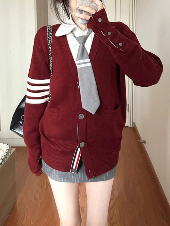 Damen Strickjacke mit hohen Taschen und grafischen Akzenten R&B