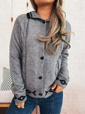 Damen Strickjacke mit kreativem Zopfmuster und modernen Knopfdetails R&B