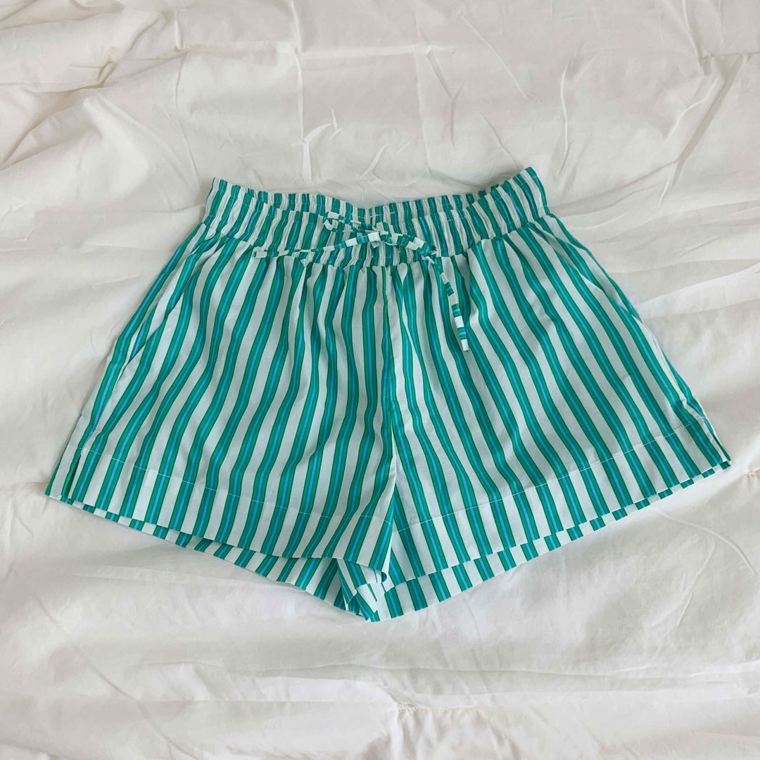 Damen bequeme Freizeit-Shorts mit farbenfrohem Streifenmuster und elastischem Bund R&B