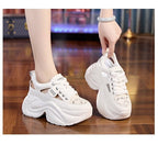 Damen Plateau-Sneaker mit luftiger Oberflächenstruktur und bequemer Dämpfung