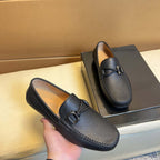 Damen Mokassin mit stilvollem Zierdetail aus hochwertigem Leder R&B
