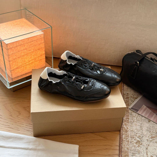 Damen Sportliche Sneakers aus glänzendem Metallic-Leder mit flexiblem Schnürsystem R&B
