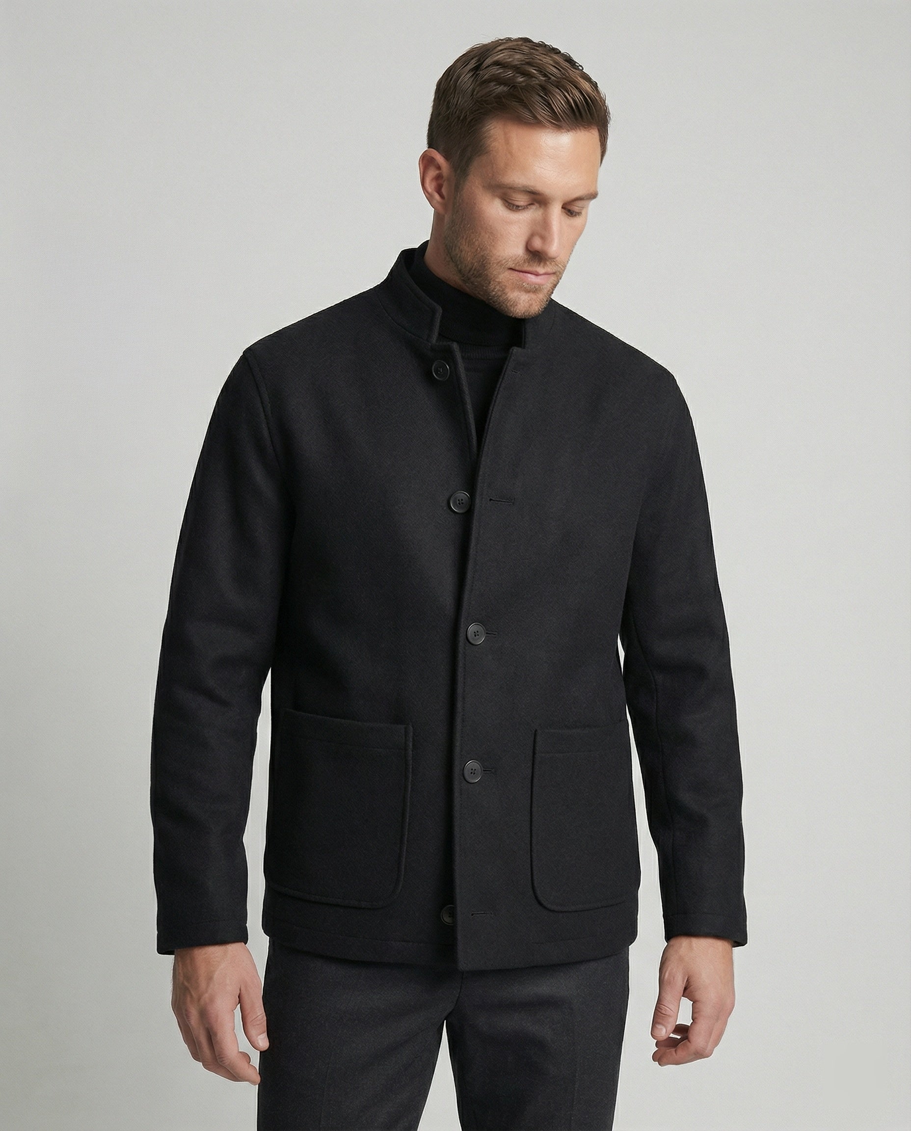 Herren minimalistischer Kurzblazer aus Wollmix mit Rundhalsausschnitt und aufgesetzten Taschen R&B