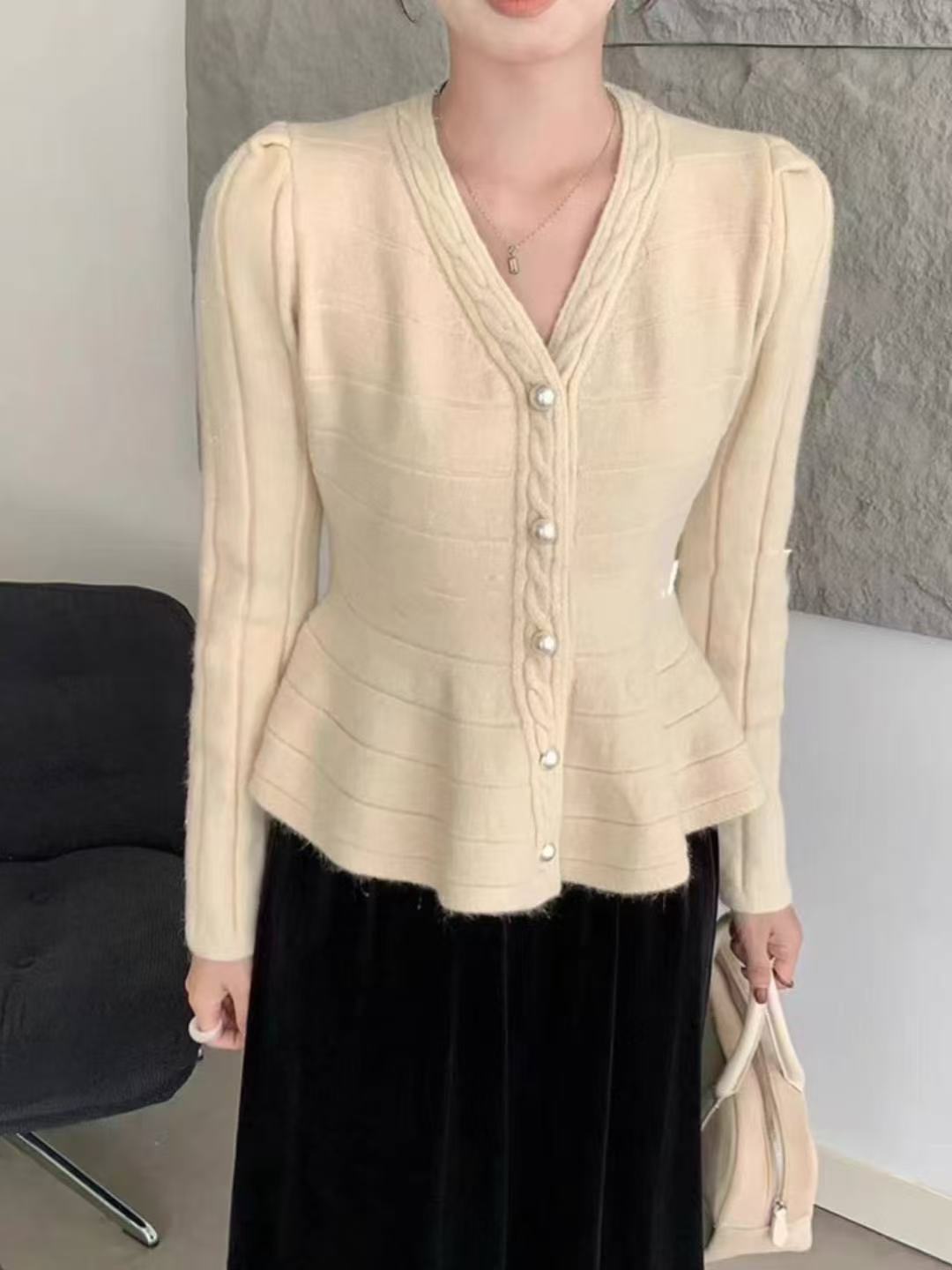 Damen elegante Strickjacke mit strukturiertem Design und femininen Puffärmeln R&B