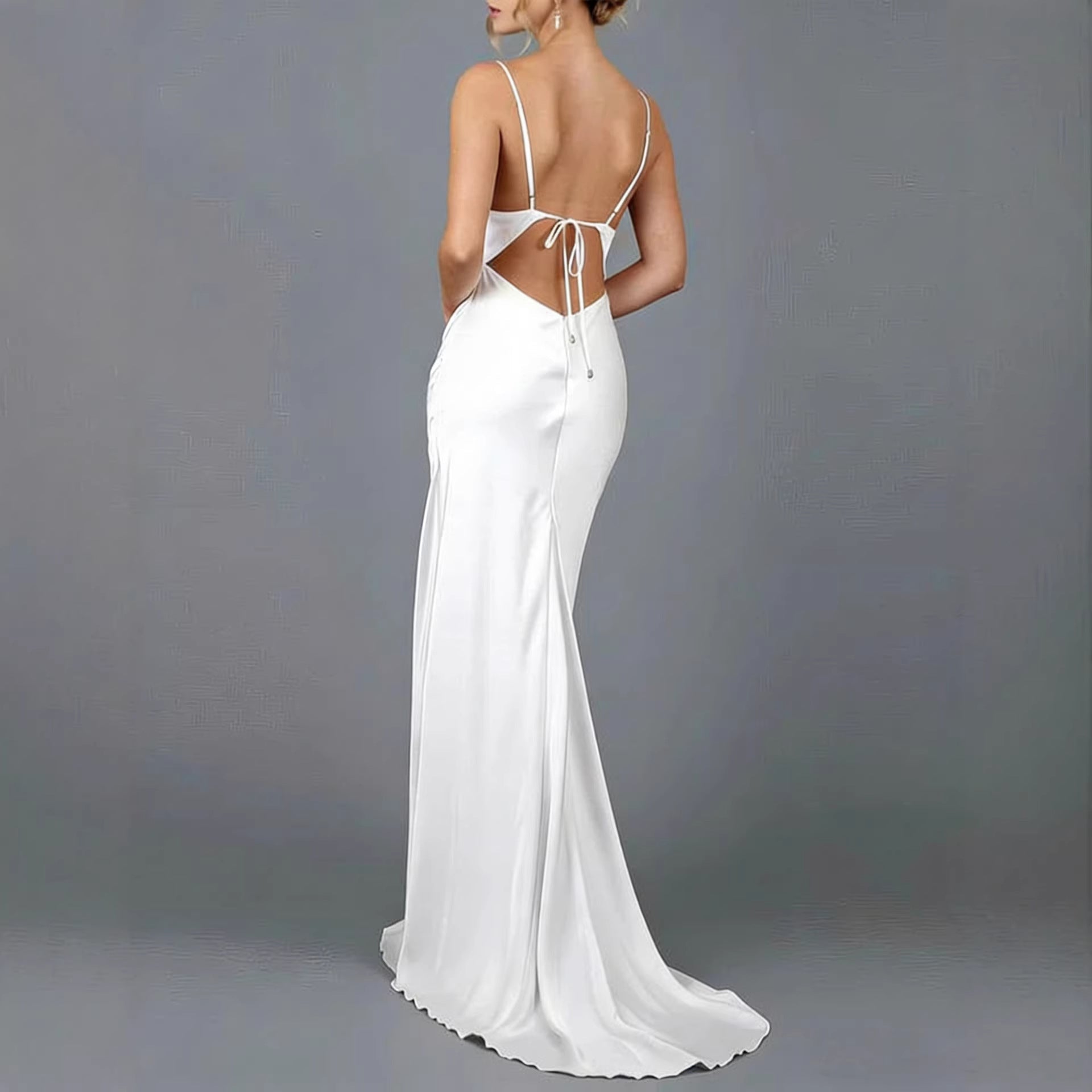 Damen Elegantes Satin-Hochzeitskleid mit tiefem V-Ausschnitt und schmalen Spaghettiträgern EB
