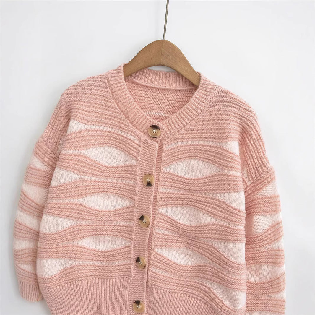 Damen Strickjacke mit strukturiertem Muster und hochwertigen Holzknöpfen R&B
