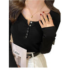 Damen Langarmshirt mit Knopfleiste und feiner Rippstruktur