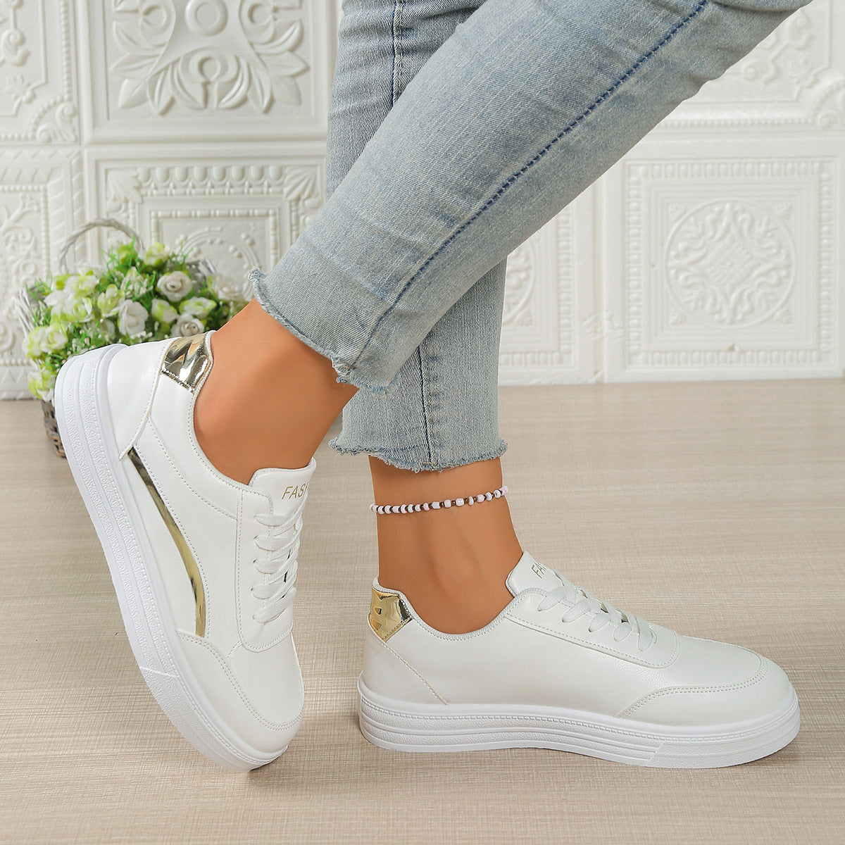 DamenModische Sneakers mit glänzenden Akzenten und komfortabler Sohle R&B