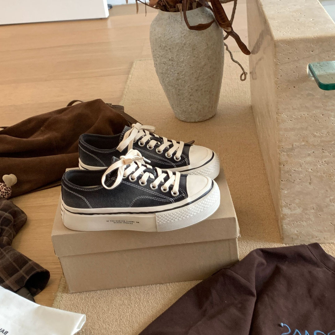Damen Sneaker im modernen Used-Look mit einer stabilen Gummisohle und atmungsaktiver Stoffoberfläche R&B