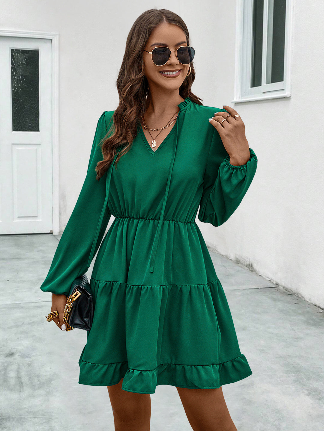 Damen V-Ausschnitt Kleid mit Rüschendetails und elastischem Taillenzug R&B