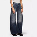 Damen Weite Denim-Jeans mit besonderen Schnittdetails