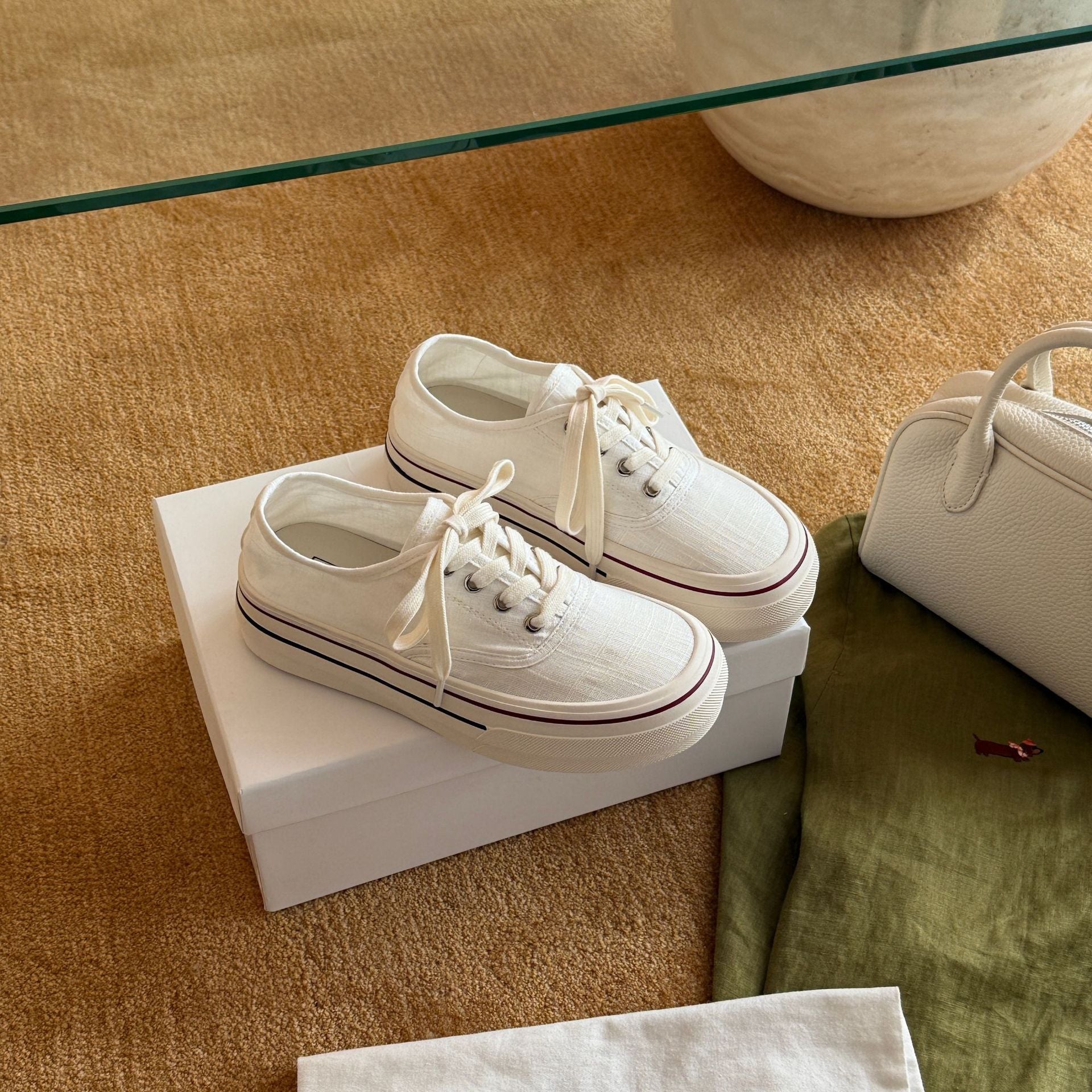 Damen modische Sneaker mit dämpfender Sohle und atmungsaktiver Obermaterialstruktur