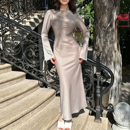 Damen Elegantes Maxikleid mit schmeichelndem Schnitt und ausgestellten Ärmeln R&B