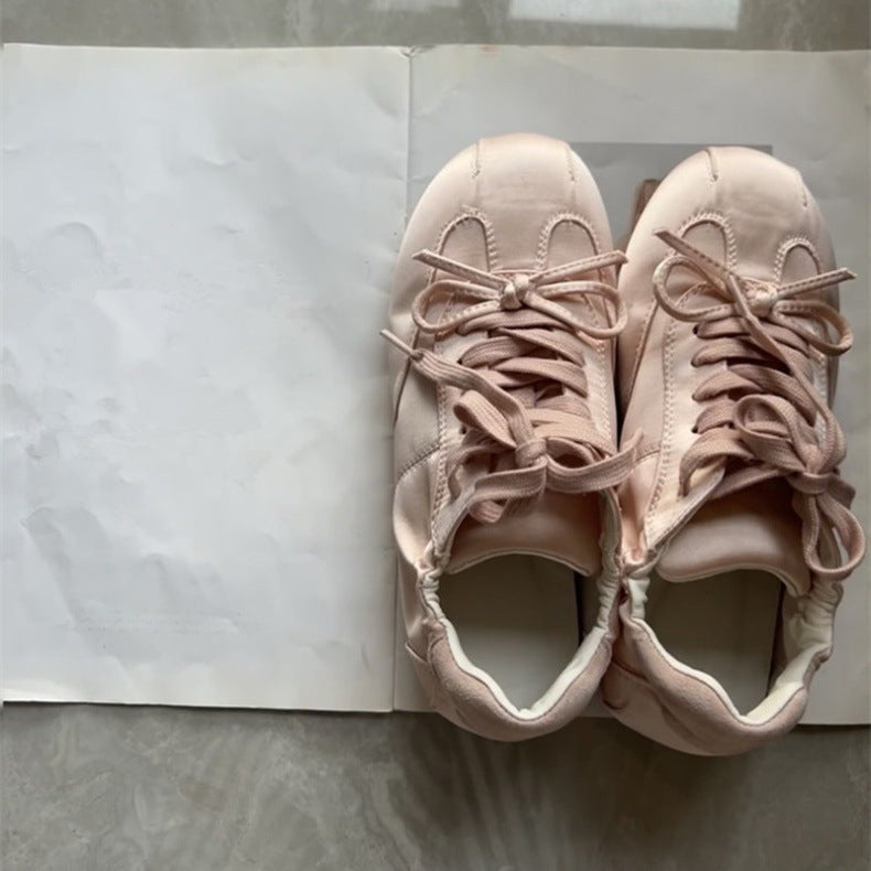 Damen Komfortable Sneaker mit elastischen Schnürdetails