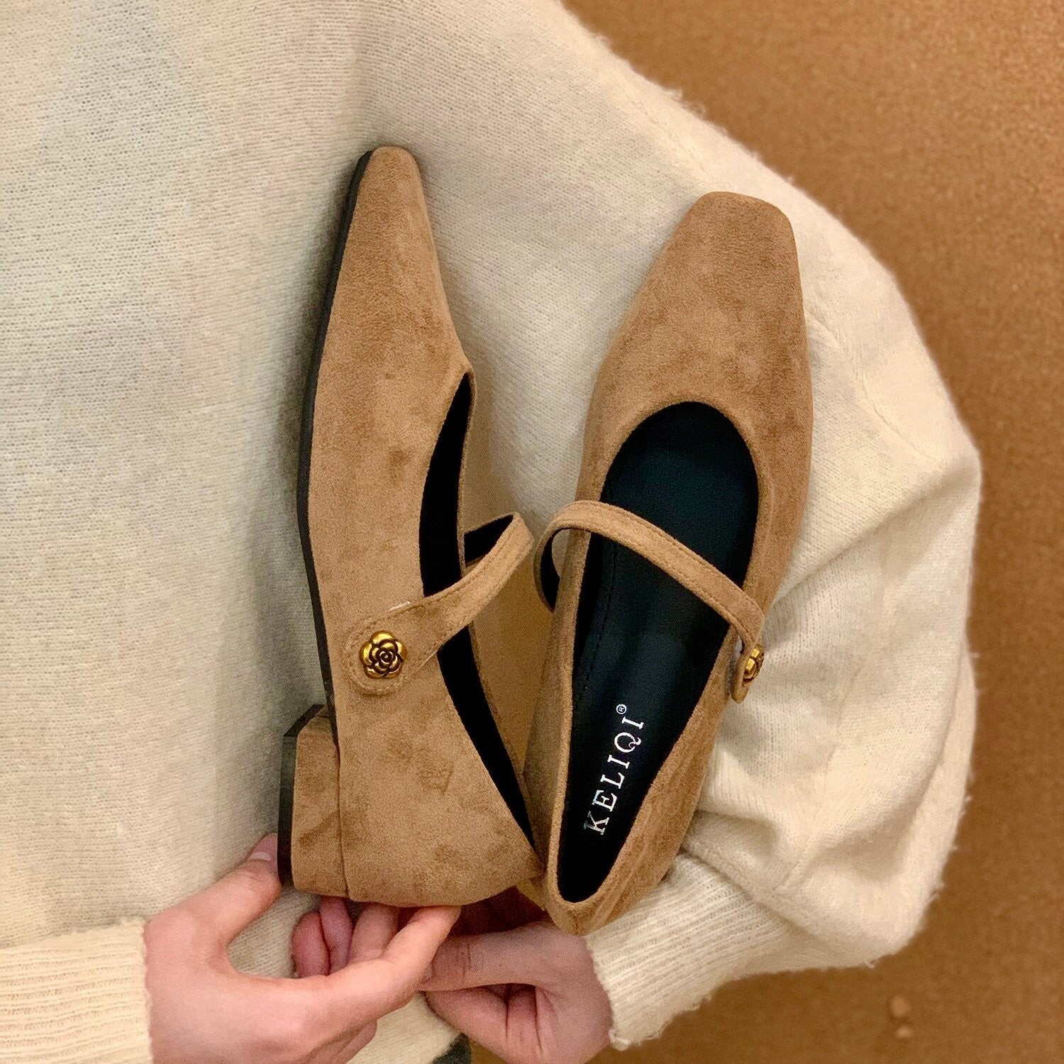 Damen elegante Ballerinas mit modischem Riemchen und hochwertigem Veloursleder R&B