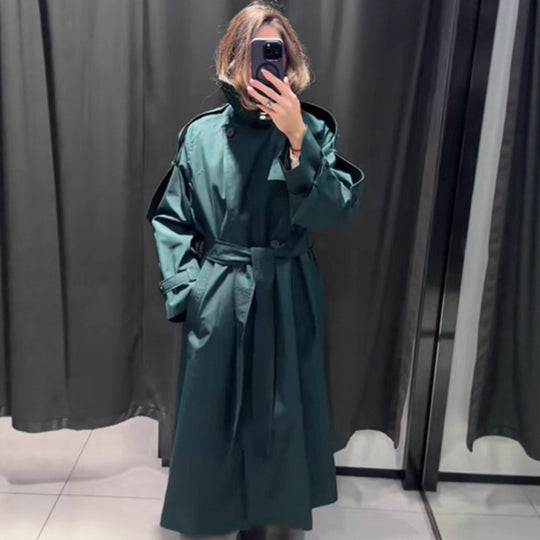 Damen Trenchcoat mit modernen Details und breitem Revers R&B