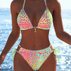Damen Triangel-Bikini mit jungem, lhaftem Leopardenmuster und verstellbaren Seitenschnüren
