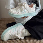 Damen Sneakers mit verspieltem Design von R&B