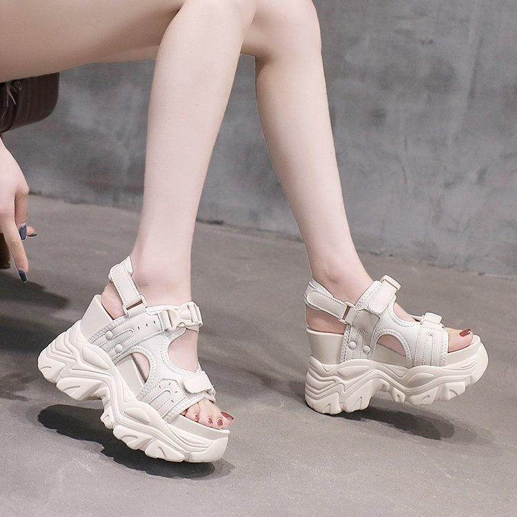 Damen Sportliche Sneaker-Sandalen mit hoher Sohle und verstellbaren Riemen R&B