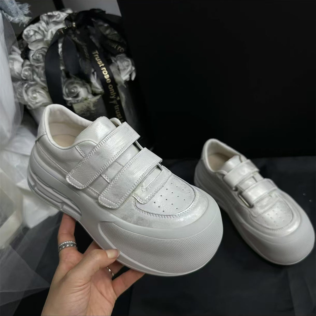 Damen Sportliche Sneakers mit velourslederner Oberflächenstruktur und dämpfendem Sohlenprofil R&B