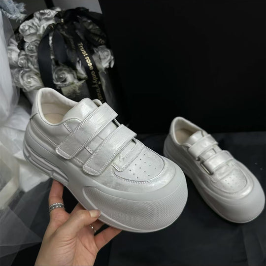 Damen Sportliche Sneakers mit velourslederner Oberflächenstruktur und dämpfendem Sohlenprofil R&B