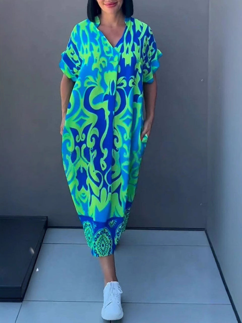 Damen Luftiges Freizeitkleid mit V-Ausschnitt und praktischen Taschen R&B