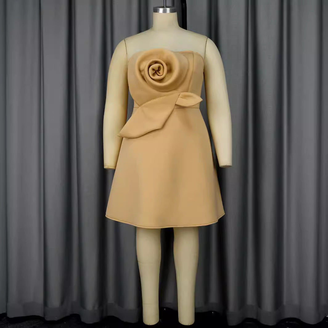 Damen Charmantes Abendkleid mit floraler Drapierung R&B