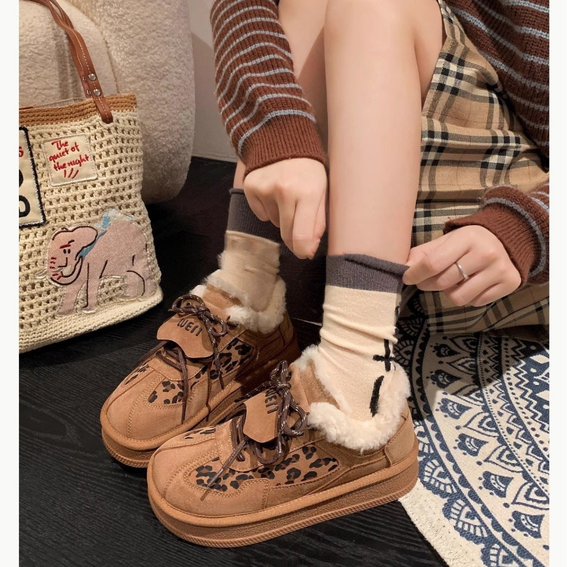 Damen Freizeit-Sneaker mit warmem Innenfutter und modischem Leopardenmuster