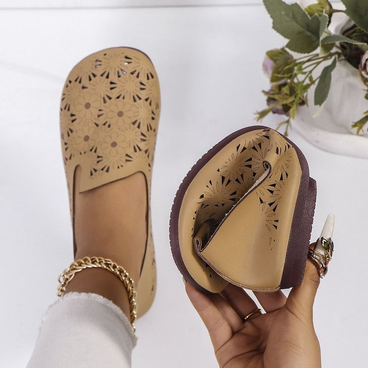 Damen Riemchen-Pantoletten mit luftiger Blumenperforation R&B