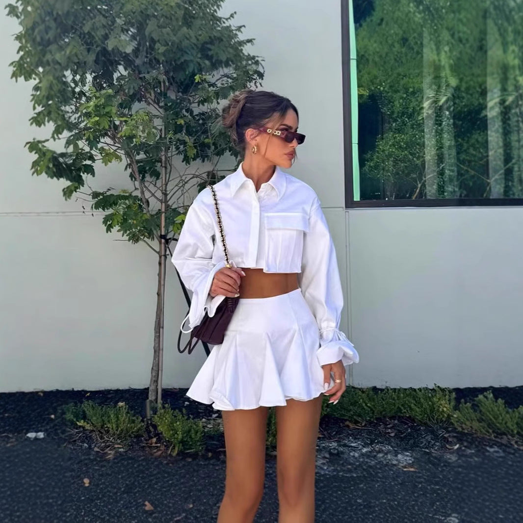 Damen modisches kurzämliges Set aus fließendem Material mit cropped Bluse und weit schwingendem Rock R&B
