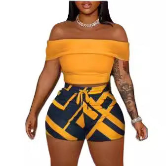 Damen Stylisches Off-Shoulder Oberteil mit gemusterter Shorts R&B
