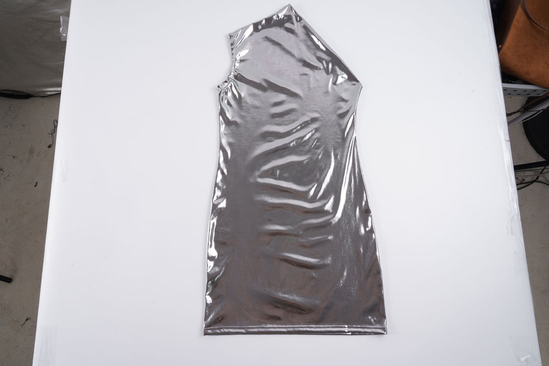 Damen figurbetontes Metallic-Kleid mit asymmetrischem Schnitt R&B