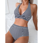 Damen Triangel-Bikini mit stilvollem Wickeldetail und trendigem Streifenmuster R&B