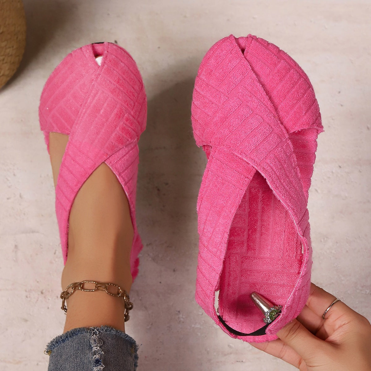 Damen Komfortable Ballerinas mit dekorativem Kreuzbanddesign R&B